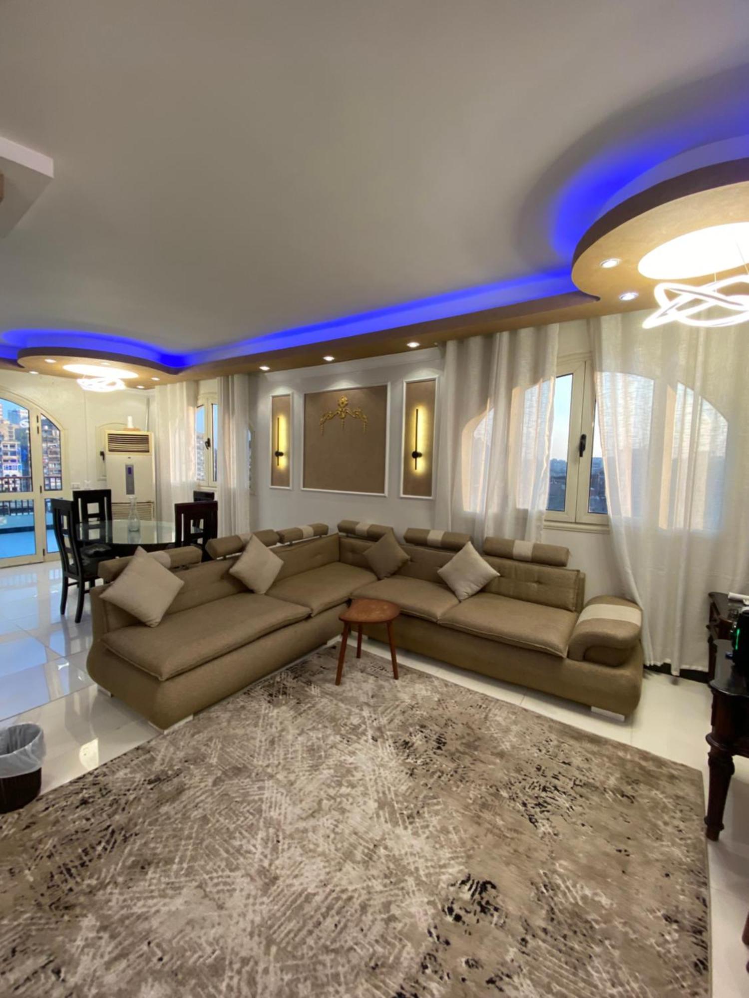 بإطلالة بانورامية على النيل Apartment *
